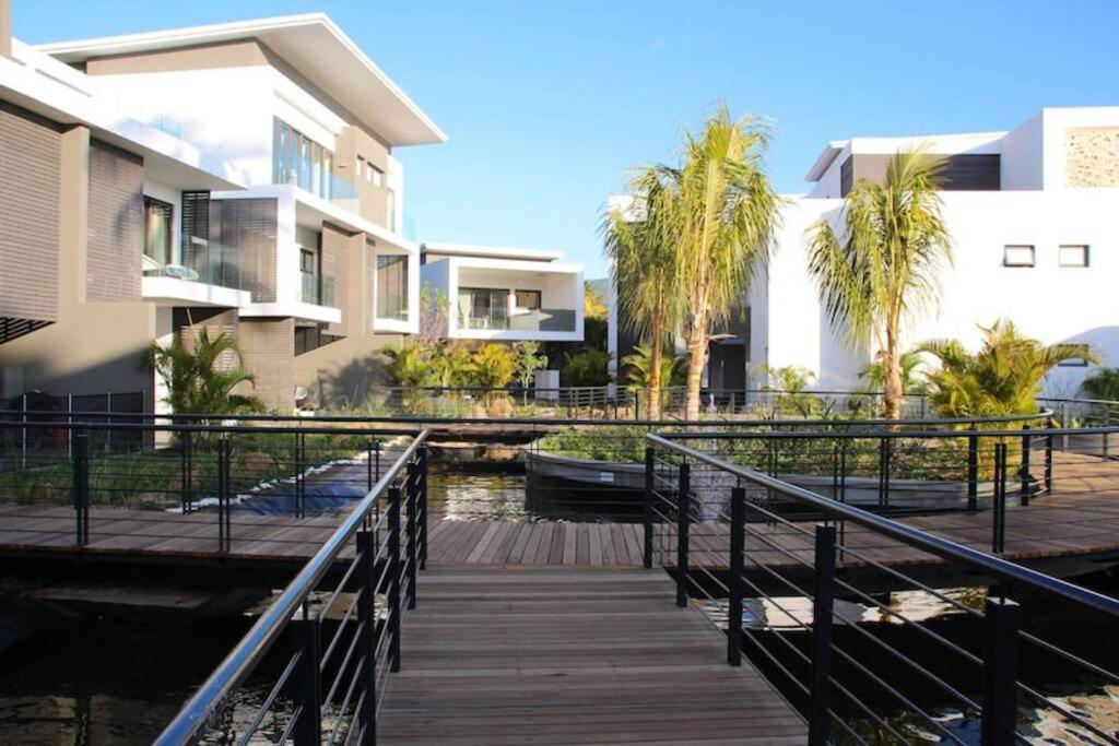 Latitude Luxury Seafront Suite Rivière Noire Exterior foto